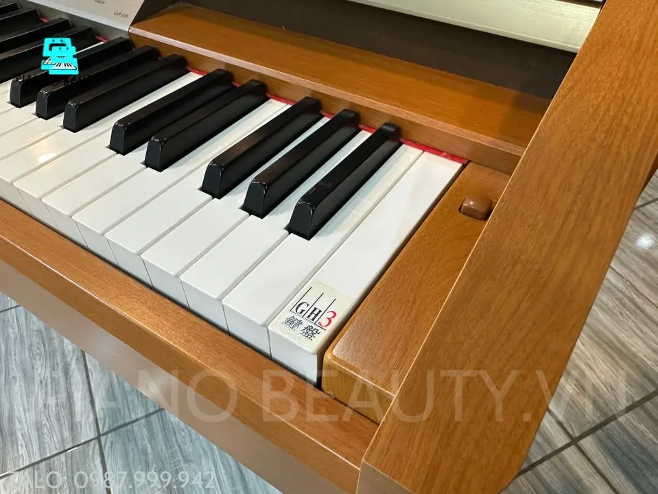 Đàn Piano điện Yamaha CLP230C - Piano Beauty