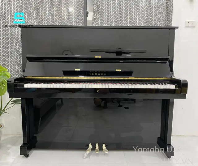 Đàn Piano cơ Yamaha U2F