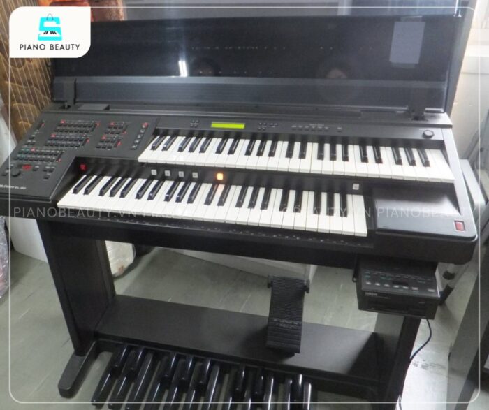 Đàn 2 tầng Electone Yamaha EL20 được trang bị hai bàn phím (bàn phím trên và bàn phím dưới), mỗi bàn phím có 49 phím, tổng cộng 98 phím