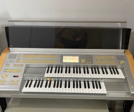 Đàn 2 tầng Electone Yamaha ELS 01X trang bị hai bàn phím 49 phím