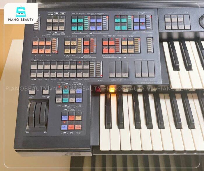 Đàn 2 tầng Electone Yamaha HS8 sở hữu bàn phím có khả năng tái tạo âm thanh đầy đủ sắc thái và độ chính xác cao