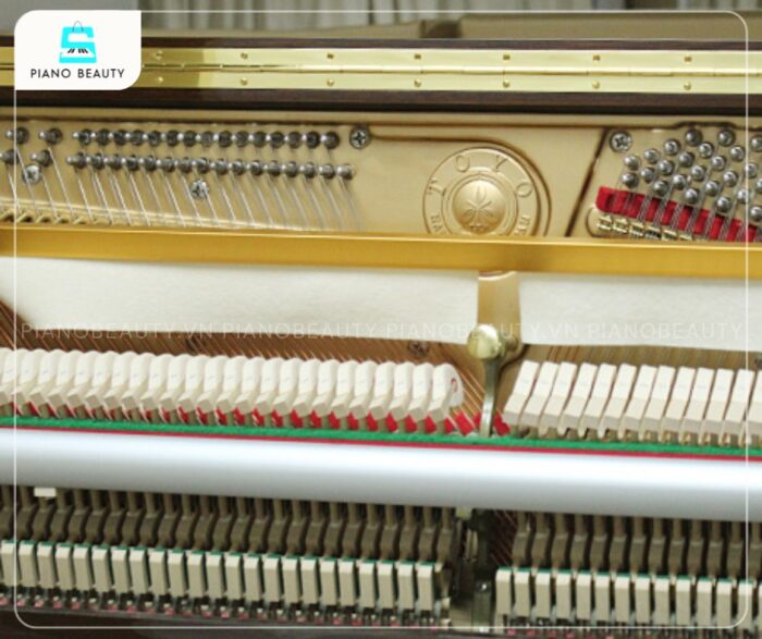 Đàn Piano Apollo A123W nổi bật với âm thanh dày, ấm áp, đặc biệt là ở dải âm trầm