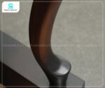 Đàn Piano Apollo A133W có thiết kế chân cong tinh tế và cổ điển
