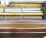Đàn Piano Apollo RU33 trang bị bộ máy cơ chất lượng để cho ra chất âm trong trẻo, độ vang tốt