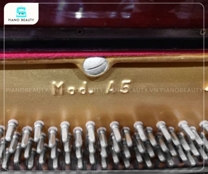 Đàn Piano Atlas A5 trang bị bộ máy cơ được tối ưu hóa và chế tạo từ nhiều loại gỗ chất lượng cao