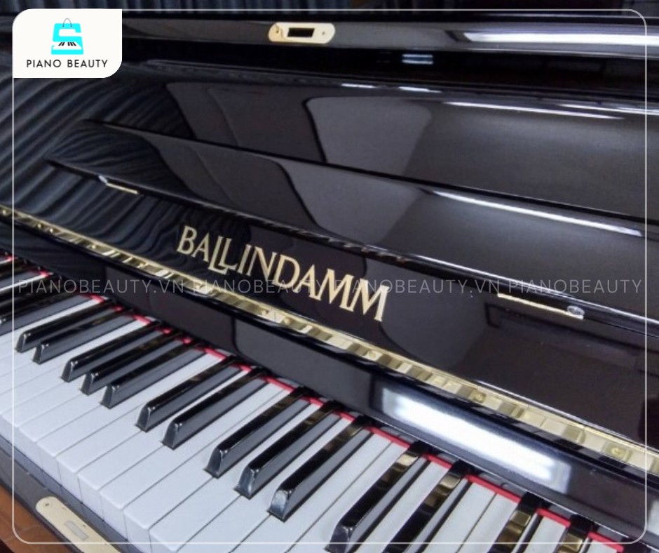 Đàn Piano Ballindamm B123 được trang bị 88 phím đàn tiêu chuẩn, mang lại trải nghiệm chơi đầy đủ và chuyên