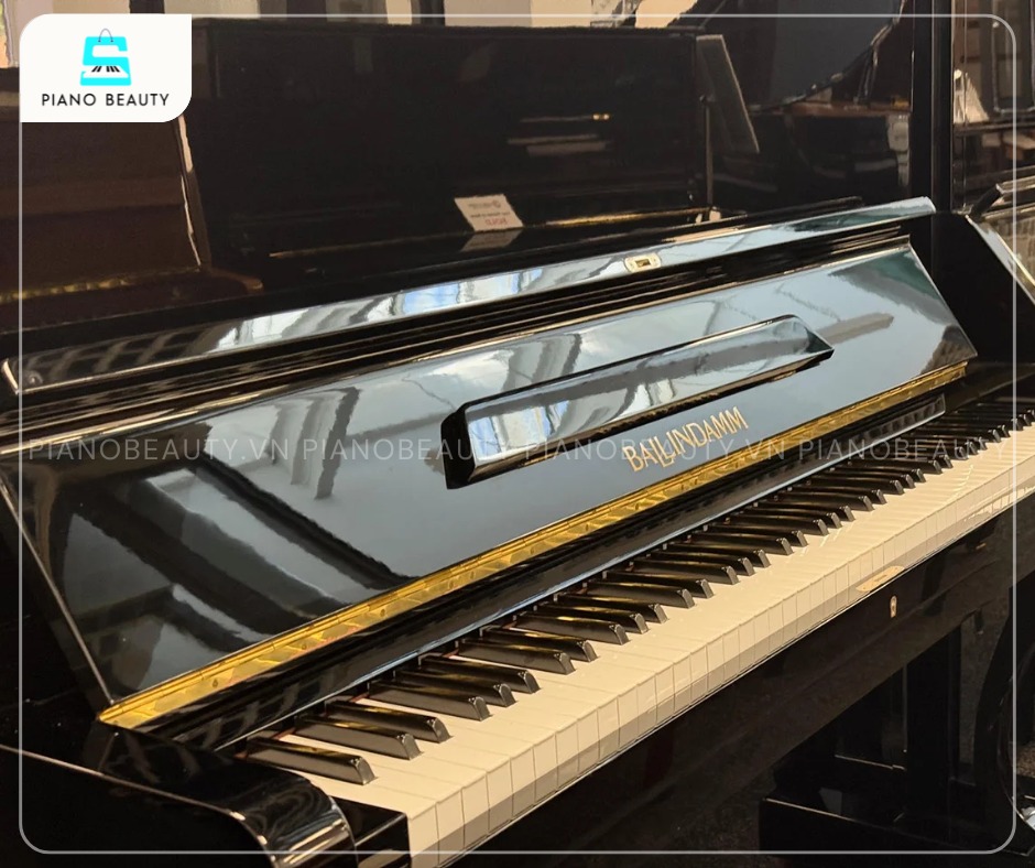Đàn Piano Ballindamm B126 với hệ thống bàn phím mang lại cảm giác chắc chắn và độ phản hồi cao