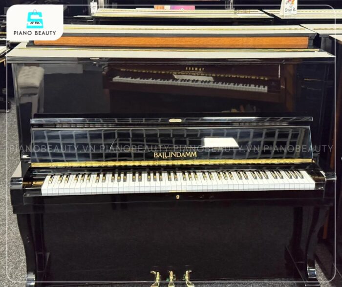 Bàn phím của Đàn Piano Ballindamm B126 được cấu tạo từ gỗ ép phủ nhựa Acrylic