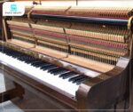 Đàn Piano Ballindamm B130 sơ hữu bề mặt phím trắng phủ Acrylic và phím đen phủ Phenol