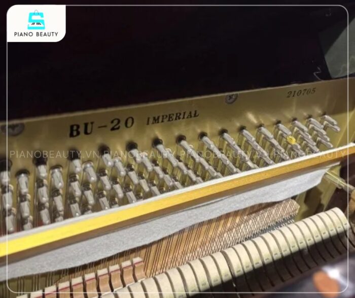 Đàn Piano Ballindamm BU20 có chốt lên dây chắc chắn