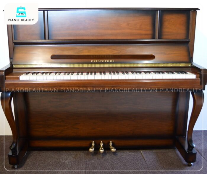 Đàn Piano Cristofori CR121 nổi bật với tông màu nâu đen bóng bẩy