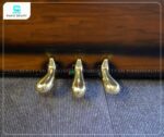 Đàn Piano Cristofori CR121 sở hữu hệ thống 3 pedal (Soft, Mute, Damper)