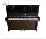 Đàn Piano Diapason 125C được hoàn thiện bằng vỏ gỗ nguyên khối vững chắc và lớp sơn bóng bẩy