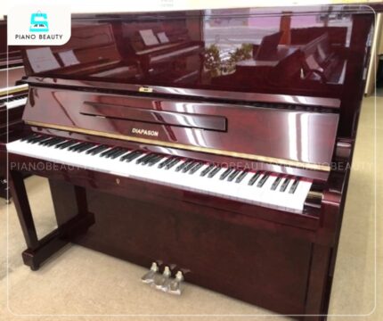 Đàn Piano Diapason 126C sở hữu thùng đàn được chế tác từ gỗ nguyên khối