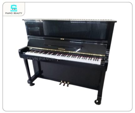 Đàn Piano Diapason 126M có lớp sơn đen bóng bẩy, tôn lên vẻ sang trọng
