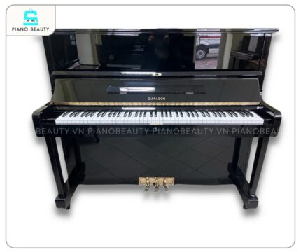 Đàn Piano Diapason 126ME có vẻ ngoài thanh lịch, sở hữu những đường nét thiết kế tinh xảo