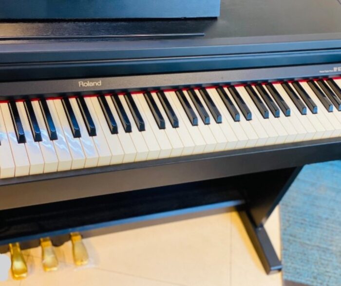 Đàn Piano Điện Roland HP147
