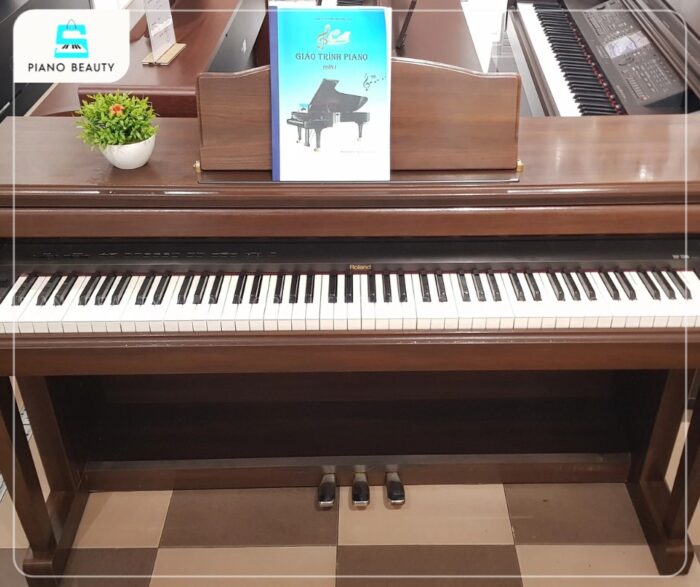 Đàn Piano Điện Roland HP3800 trang bị 3 pedal tiêu chuẩn