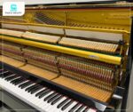 Đàn Piano Eterna 1 có búa đàn được bọc nỉ, bên trong là lõi gỗ tự nhiên
