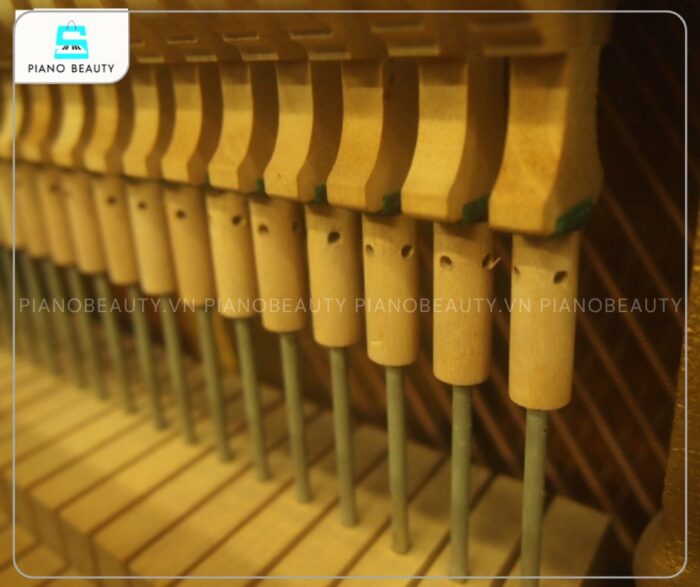 Đàn Piano Eterna 35 được sản xuất từ chất liệu gỗ cao cấp