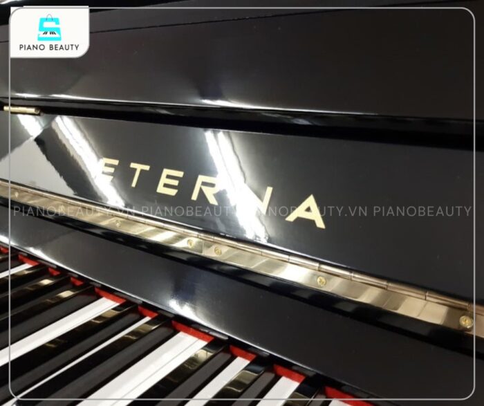Đàn Piano Eterna 35 được phủ lớp sơn bóng bẩy
