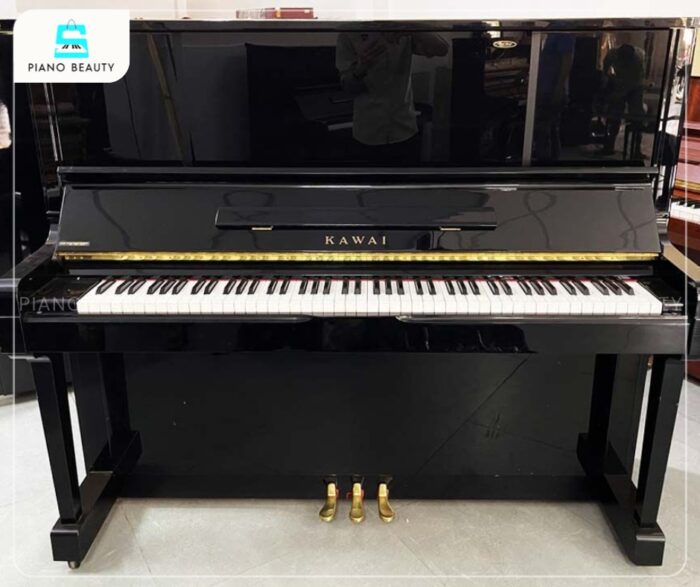 Đàn Piano Kawai K60 giữ trọn nét truyền thống của dòng piano upright với lớp vỏ gỗ được phủ sơn bóng bẩy