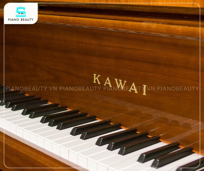 Đàn Piano Kawai KL32WG với bàn phím được chế tác từ sự kết hợp vật liệu cao cấp như Acrylic và Phenol