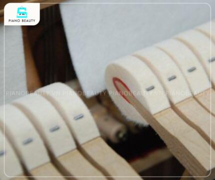 Đàn Piano Kawai KL65B có búa đàn được làm từ gỗ bọc nỉ cao cấp