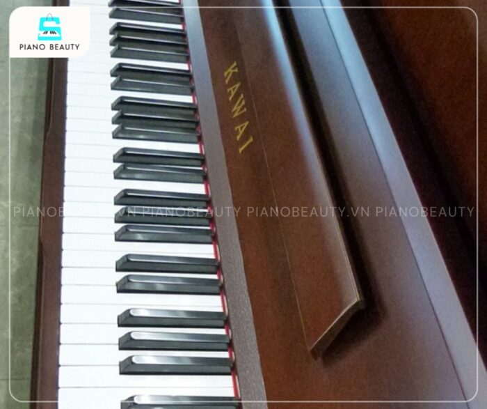 Đàn Piano Kawai KL68W có bàn phím cảm ứng tinh tế.