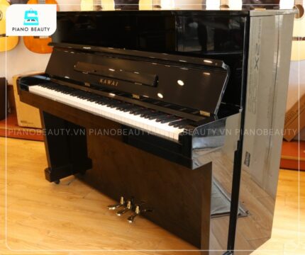 Đàn Piano Kawai KST3 gây ấn tượng với thiết kế upright cổ điển cùng lớp sơn đen bóng sang trọng