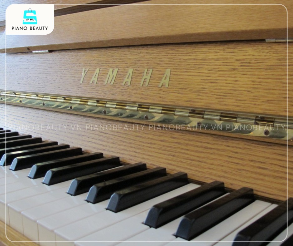 Đàn Piano Yamaha MC108 có bàn phím mang lại cảm giác bấm nhẹ nhàng