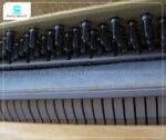 Đàn Piano Yamaha MC108 có búa đàn đã được ép chặt bằng nỉ lông cừu cao cấp