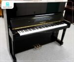 Đàn Piano Yamaha MC101 sở hữu phong cách thiết kế cổ điển pha lẫn vẻ sang trọng