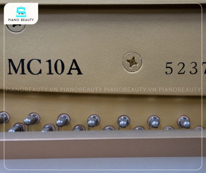 Đàn Piano Yamaha MC101 mang đến chất âm trong trẻo, ấm áp