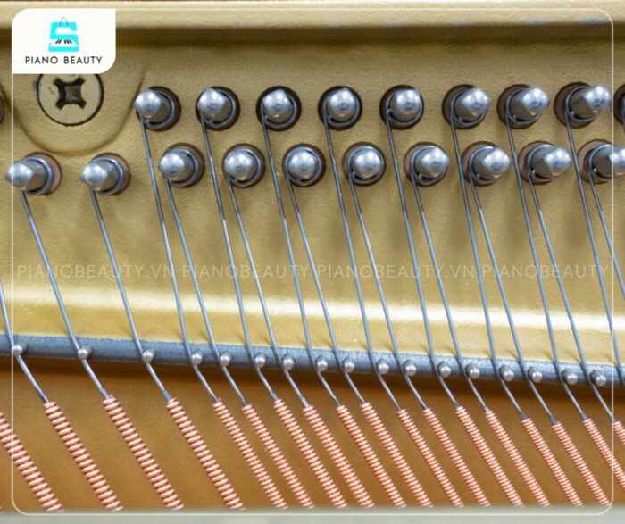 Đàn Piano Yamaha MC101 với hệ thống dây đàn thép cường độ