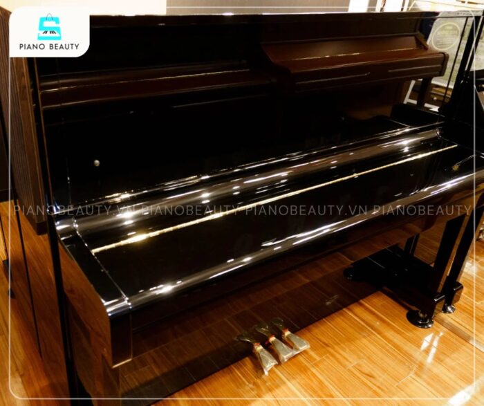 Đàn Piano Yamaha MC101 có gam màu đen bóng