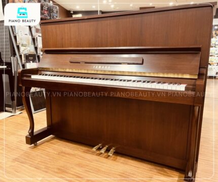 Đàn Piano Yamaha MC1AWnC có màu sắc sang trọng mà còn mang lại cảm giác ấm cúng