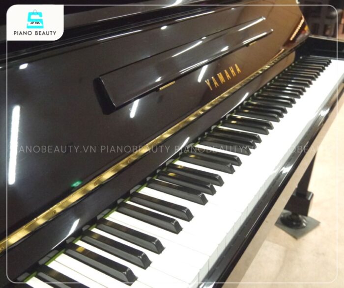 Đàn Piano Yamaha MC301 trang bị bàn phím có độ nhạy cao