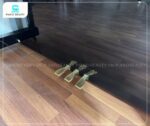 Đàn Piano Yamaha MC301 trang bị đầy đủ hệ thống 3 pedal
