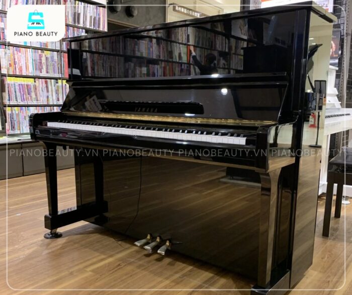 Đàn Piano Yamaha U100 phủ lớp sơn bóng, mang đến vẻ đẹp sang trọng