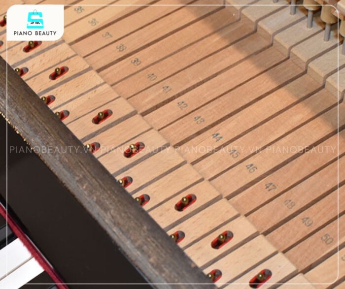 Đàn Piano Yamaha U100 được sản xuất từ gỗ cao cấp