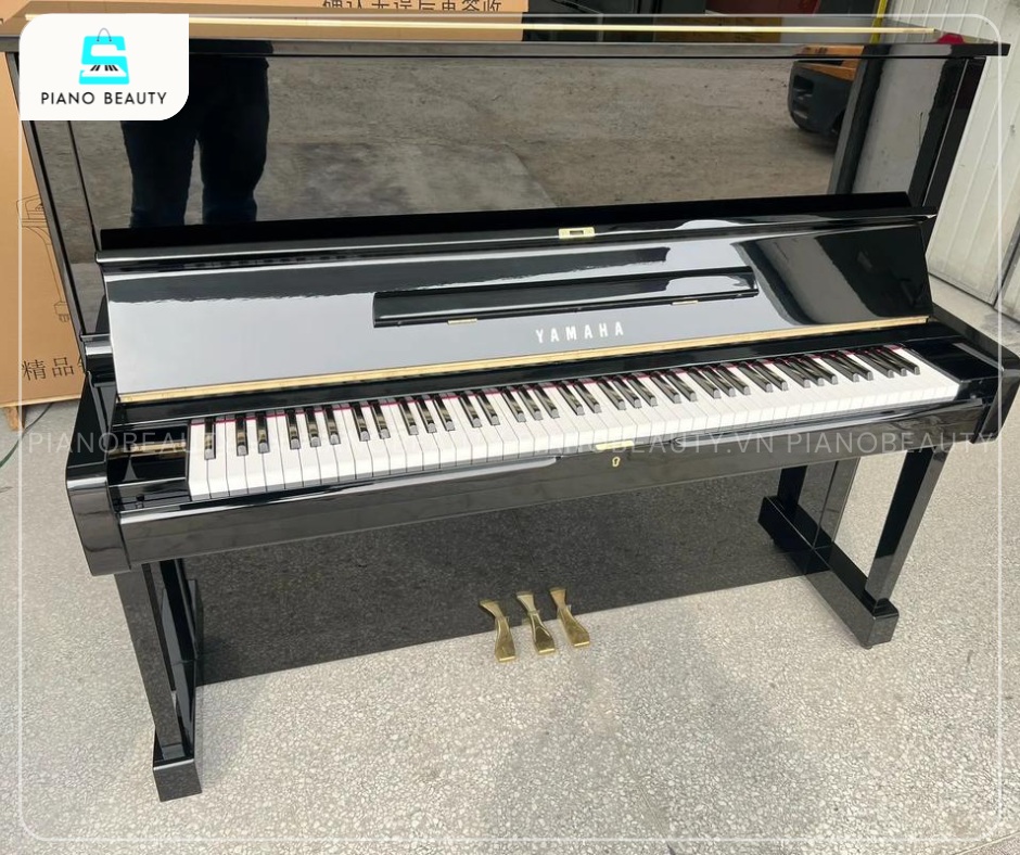 Bàn phím của Đàn Piano Yamaha U1M là kết quả của sự chế tác tinh xảo, đem lại trải nghiệm chơi đàn mượt mà