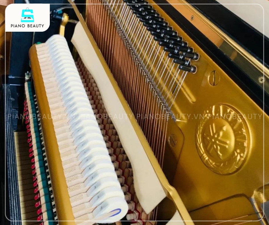 Đàn Piano Yamaha U1M có dây đàn làm từ thép bền, chất lượng