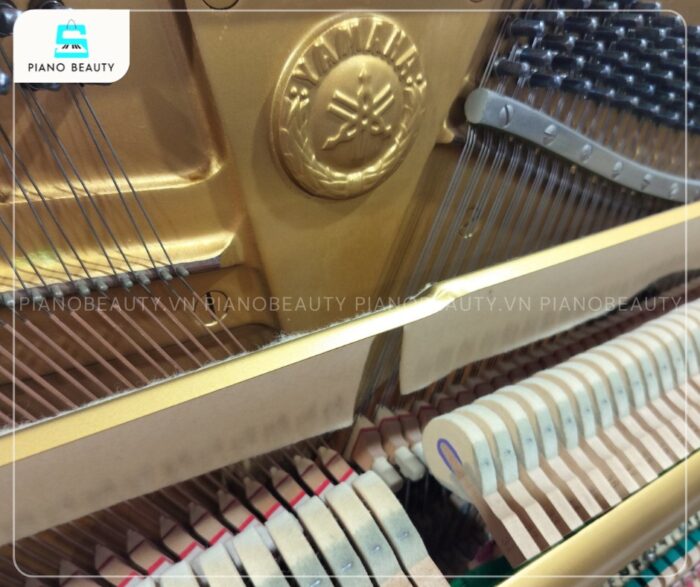 Đàn Piano Yamaha U2M có hệ thống búa đàn và dây đàn chất lượng