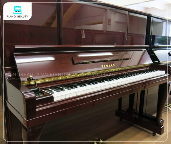Đàn Piano Yamaha U30BiC với phím đàn mô phỏng thiết kế của đàn grand piano