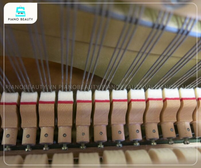 Đàn Piano Yamaha U30BiC có dây đàn được làm bằng thép cường độ cao
