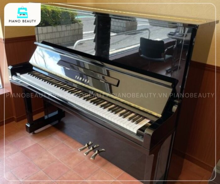 Đàn Piano Yamaha U30BL sở hữu kích thước chuẩn của dòng U3
