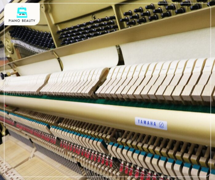 Đàn Piano Yamaha U30BL trang bị cơ chế búa đàn và hệ thống bàn phím được chế tạo cẩn trọng