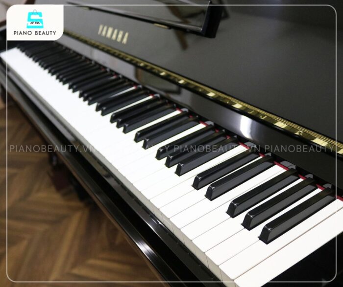 Đàn Piano Yamaha U30BL trang bị 88 phím tiêu chuẩn