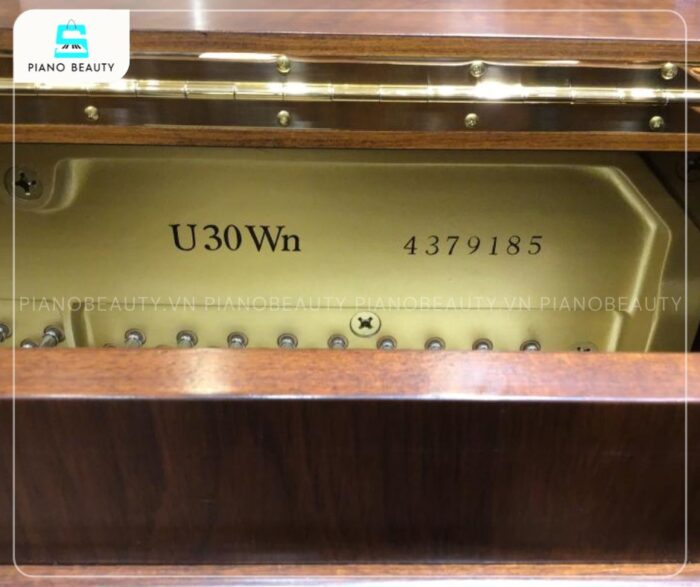 Đàn Piano Yamaha U30Wn sở hữu vẻ đẹp cổ điển, sang trọng